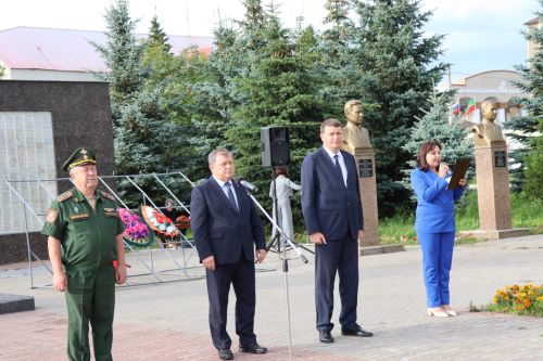 В Нурлате отметили День ветеранов боевых действий (+фоторепортаж)