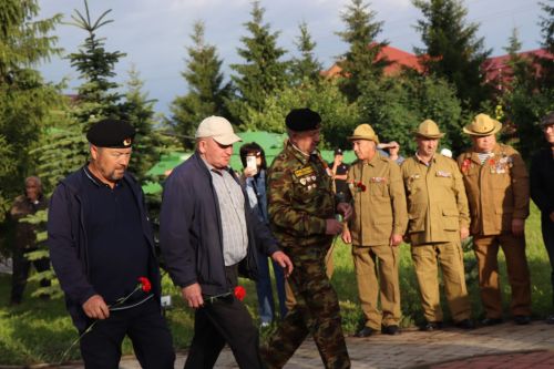 В Нурлате отметили День ветеранов боевых действий (+фоторепортаж)