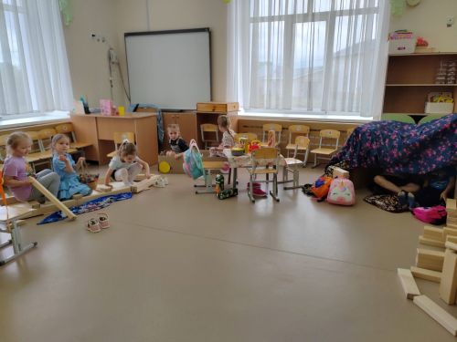 «Непоседы» из Нурлата построили сказочный лагерь в детском саду: приключения без границ!