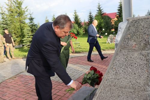 В Нурлате отметили День ветеранов боевых действий (+фоторепортаж)