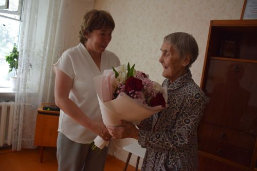 Ветеран печати из Нурлата Нина Ивановна Кубасова отмечает 90-летний юбилей