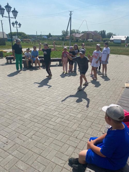 Веселые старты в Бурметьево: спорт, смех и командный дух!