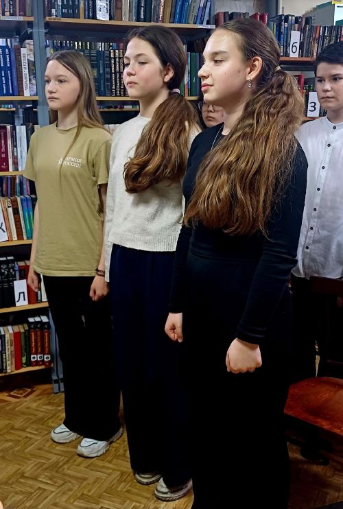 В память о маленьких ангелах Донбасса: в городском филиале №1 центральной библиотеки прошла беседа