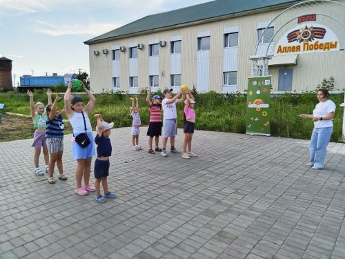 «Нескучные игры» прошли в сквере Железнодорожников Нурлата