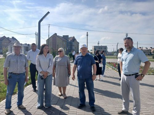 Глава Нурлатского района проверил ход благоустройства городских территорий