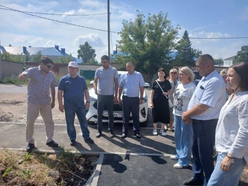 Глава Нурлатского района проверил ход благоустройства городских территорий