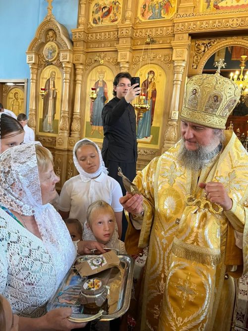 Архиерейское богослужение в Нурлате: тепло встречи и радость общей молитвы