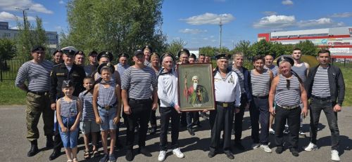 В Нурлате громко отметили День ВМФ: сигналы, флаги и память о героях