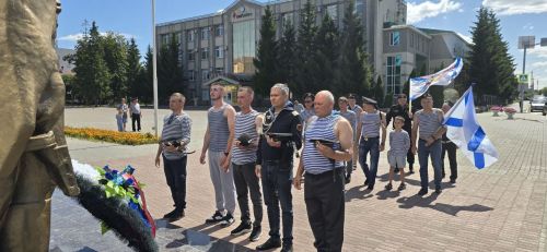 В Нурлате громко отметили День ВМФ: сигналы, флаги и память о героях