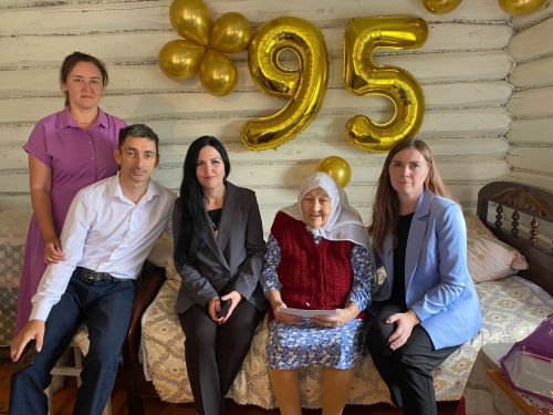 Жительница Бурметьева Разия Мирзазяновна Хасаншина отметила 95-летний юбилей
