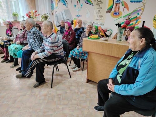 «Умники и умницы»: в Нурлатском доме-интернате прошла интеллектуальная викторина для тренировки ума и хорошего настроения