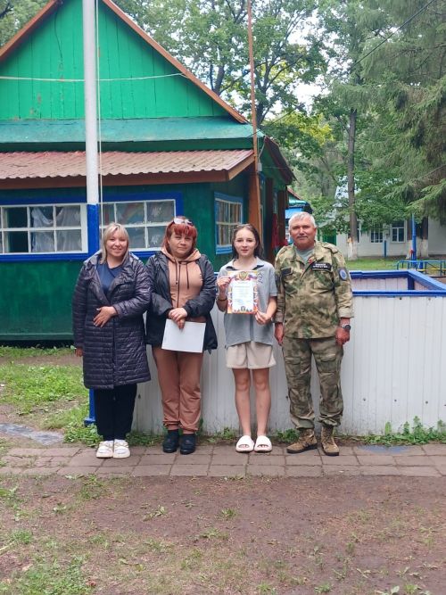 «Форпост» в гостях у «Заречного»: спорт, беседы и помощь фронту