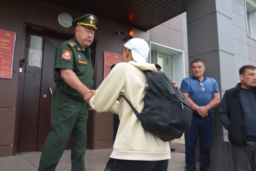 Еще 22 нурлатских призывника отправились служить России: летняя отправка завершена (+фоторепортаж)
