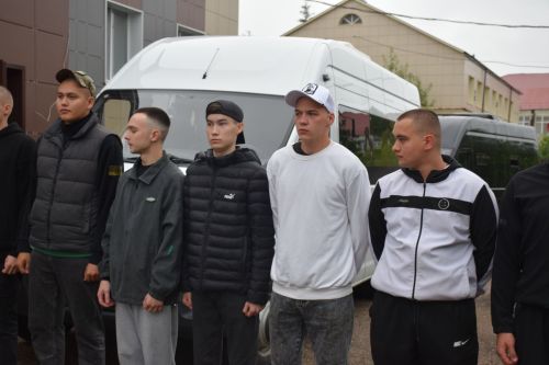 Еще 22 нурлатских призывника отправились служить России: летняя отправка завершена (+фоторепортаж)