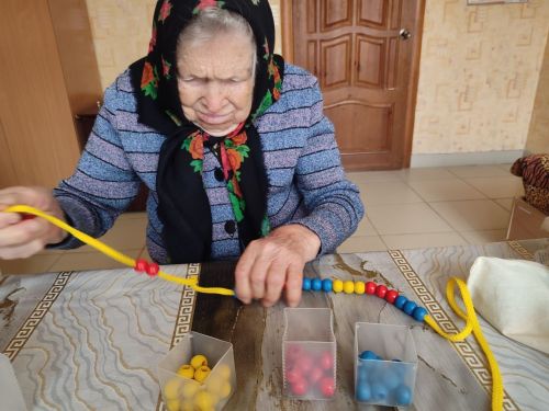 В Нурлатском доме престарелых проводят занятия для восстановления моторики рук