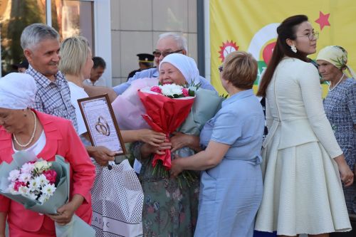 В Нурлате чествовали семейные пары, которые в любви и согласии живут не один десяток лет (+фотерепортаж)