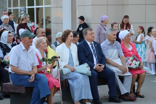 Дамиру Ишкинееву вручили Благодарность за укрепление семейных ценностей