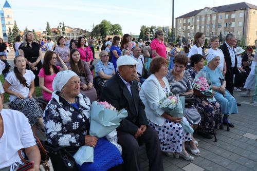 В Нурлате чествовали семейные пары, которые в любви и согласии живут не один десяток лет (+фотерепортаж)