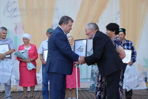 В Нурлате чествовали семейные пары, которые в любви и согласии живут не один десяток лет (+фотерепортаж)