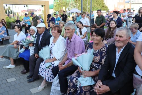 В Нурлате чествовали семейные пары, которые в любви и согласии живут не один десяток лет (+фотерепортаж)