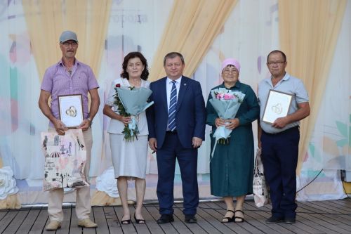 В Нурлате чествовали семейные пары, которые в любви и согласии живут не один десяток лет (+фотерепортаж)