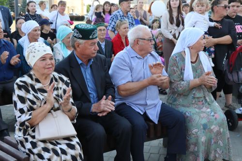 В Нурлате чествовали семейные пары, которые в любви и согласии живут не один десяток лет (+фотерепортаж)