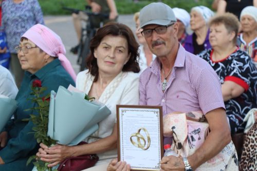 В Нурлате чествовали семейные пары, которые в любви и согласии живут не один десяток лет (+фотерепортаж)
