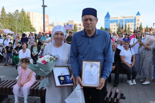 В Нурлате чествовали семейные пары, которые в любви и согласии живут не один десяток лет (+фотерепортаж)