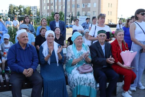 В Нурлате чествовали семейные пары, которые в любви и согласии живут не один десяток лет (+фотерепортаж)