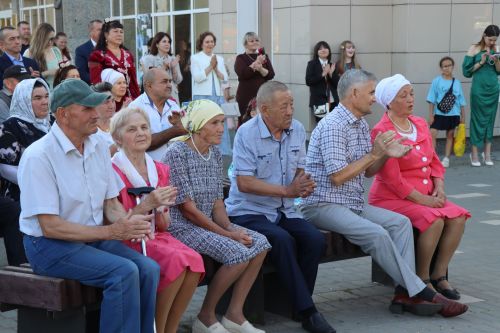В Нурлате чествовали семейные пары, которые в любви и согласии живут не один десяток лет (+фотерепортаж)