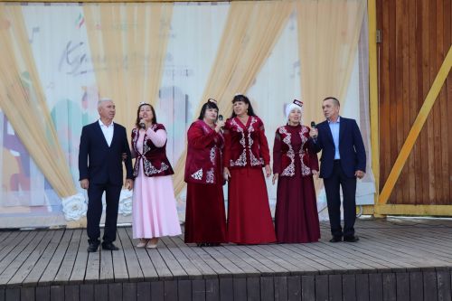 В Нурлате чествовали семейные пары, которые в любви и согласии живут не один десяток лет (+фотерепортаж)