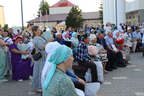 В Нурлате чествовали семейные пары, которые в любви и согласии живут не один десяток лет (+фотерепортаж)