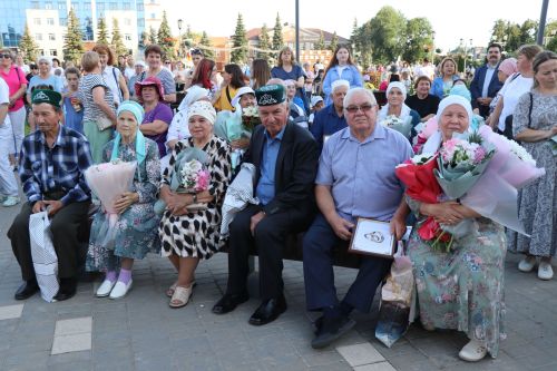 В Нурлате чествовали семейные пары, которые в любви и согласии живут не один десяток лет (+фотерепортаж)