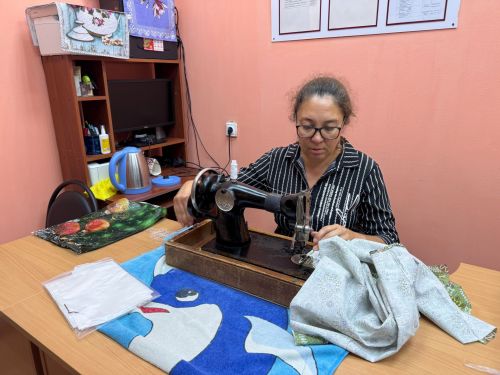 С теплом и заботой: Нурлатцы шьют для защитников Отечества