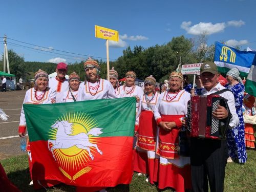 Чувашские ансамбли из Нурлатского района покорили «Луковую долину»