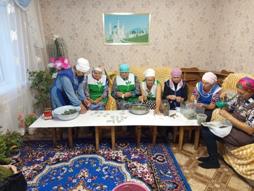 Подопечные центра «Гармония» приготовили 3000 целебных чаёв для участников СВО