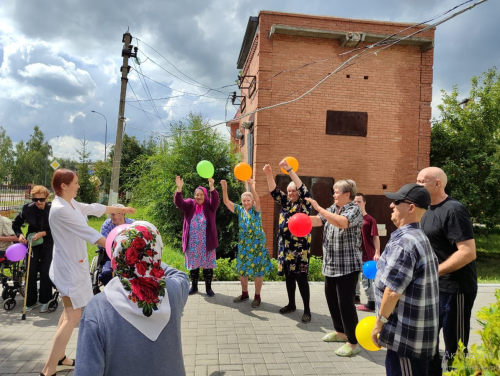Музыкальная терапия: нурлатские пенсионеры зарядились эмоциями под хиты молодости