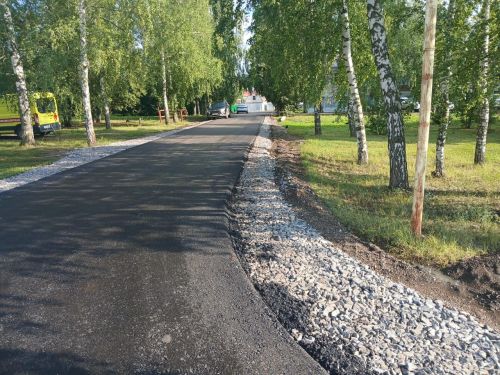 Глава Нурлатского района проверил ход асфальтирования территории ЦРБ