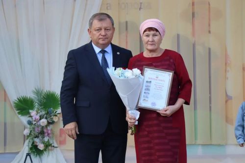 В Нурлате прошло торжественное чествование строителей
