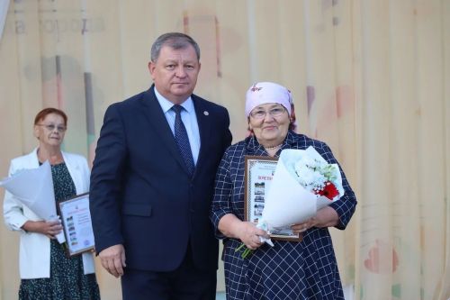 В Нурлате прошло торжественное чествование строителей