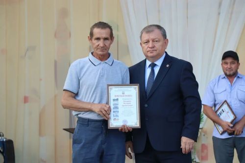 В Нурлате прошло торжественное чествование строителей