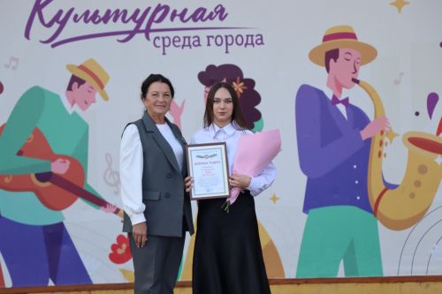 В Нурлате в День молодежи наградили волонтеров и активистов