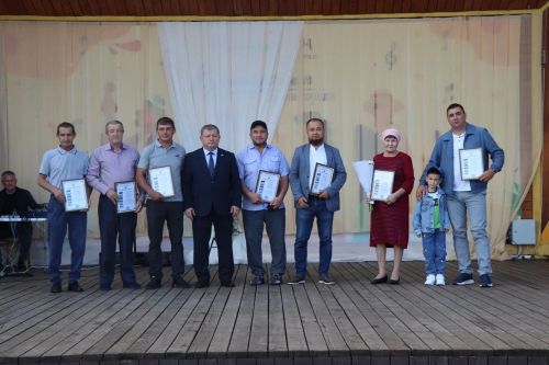 В Нурлате прошло торжественное чествование строителей