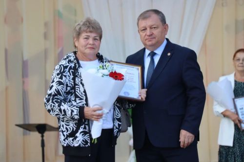 В Нурлате прошло торжественное чествование строителей