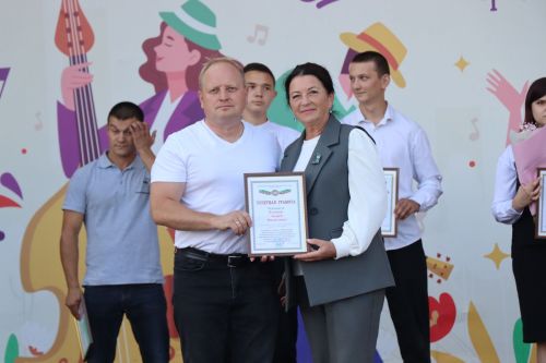 В Нурлате в День молодежи наградили волонтеров и активистов