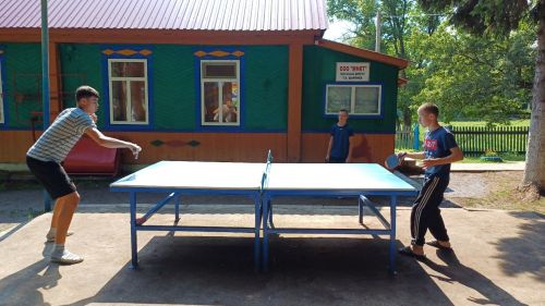Нурлатские подростки взяли ракетки: в лагере «Заречный» прошел чемпионат по настольному теннису
