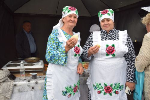 Гастрономическая ярмарка «Татарские яства» собрала нурлатцев на душевный праздник