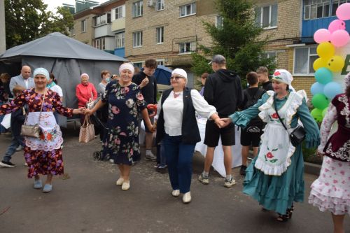 Гастрономическая ярмарка «Татарские яства» собрала нурлатцев на душевный праздник