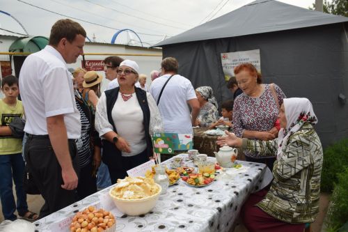Гастрономическая ярмарка «Татарские яства» собрала нурлатцев на душевный праздник