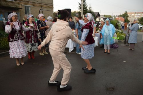 Гастрономическая ярмарка «Татарские яства» собрала нурлатцев на душевный праздник